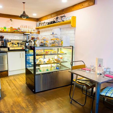 Nik The Greek Bed and Breakfast Burry Port Εξωτερικό φωτογραφία