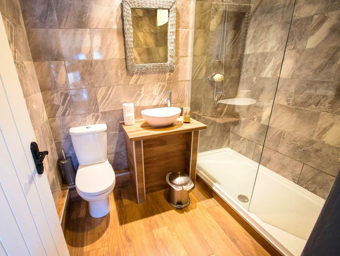 Nik The Greek Bed and Breakfast Burry Port Εξωτερικό φωτογραφία