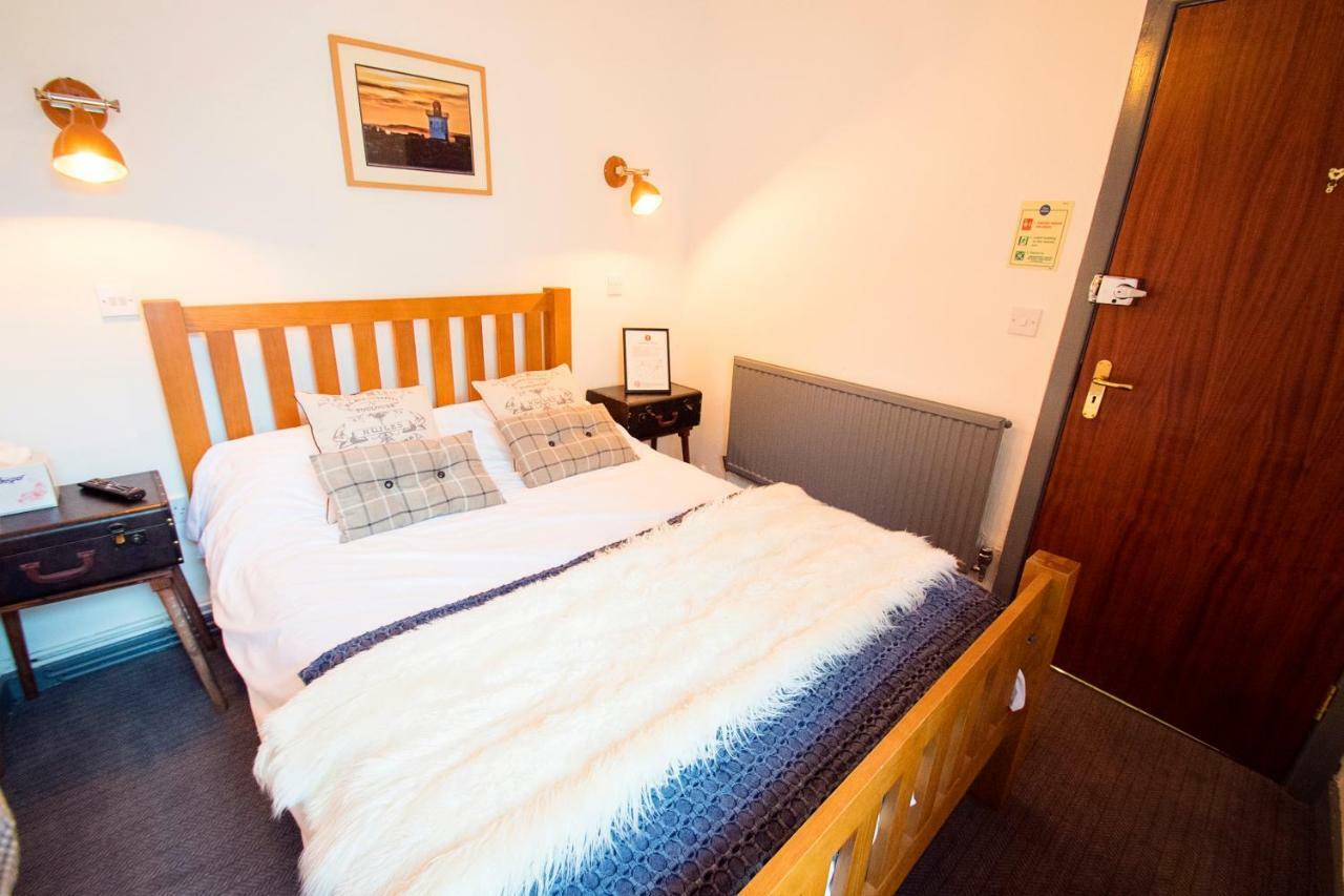 Nik The Greek Bed and Breakfast Burry Port Εξωτερικό φωτογραφία