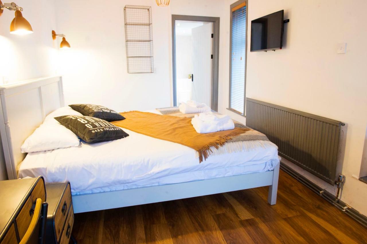 Nik The Greek Bed and Breakfast Burry Port Εξωτερικό φωτογραφία