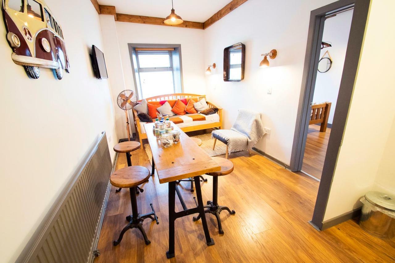 Nik The Greek Bed and Breakfast Burry Port Εξωτερικό φωτογραφία