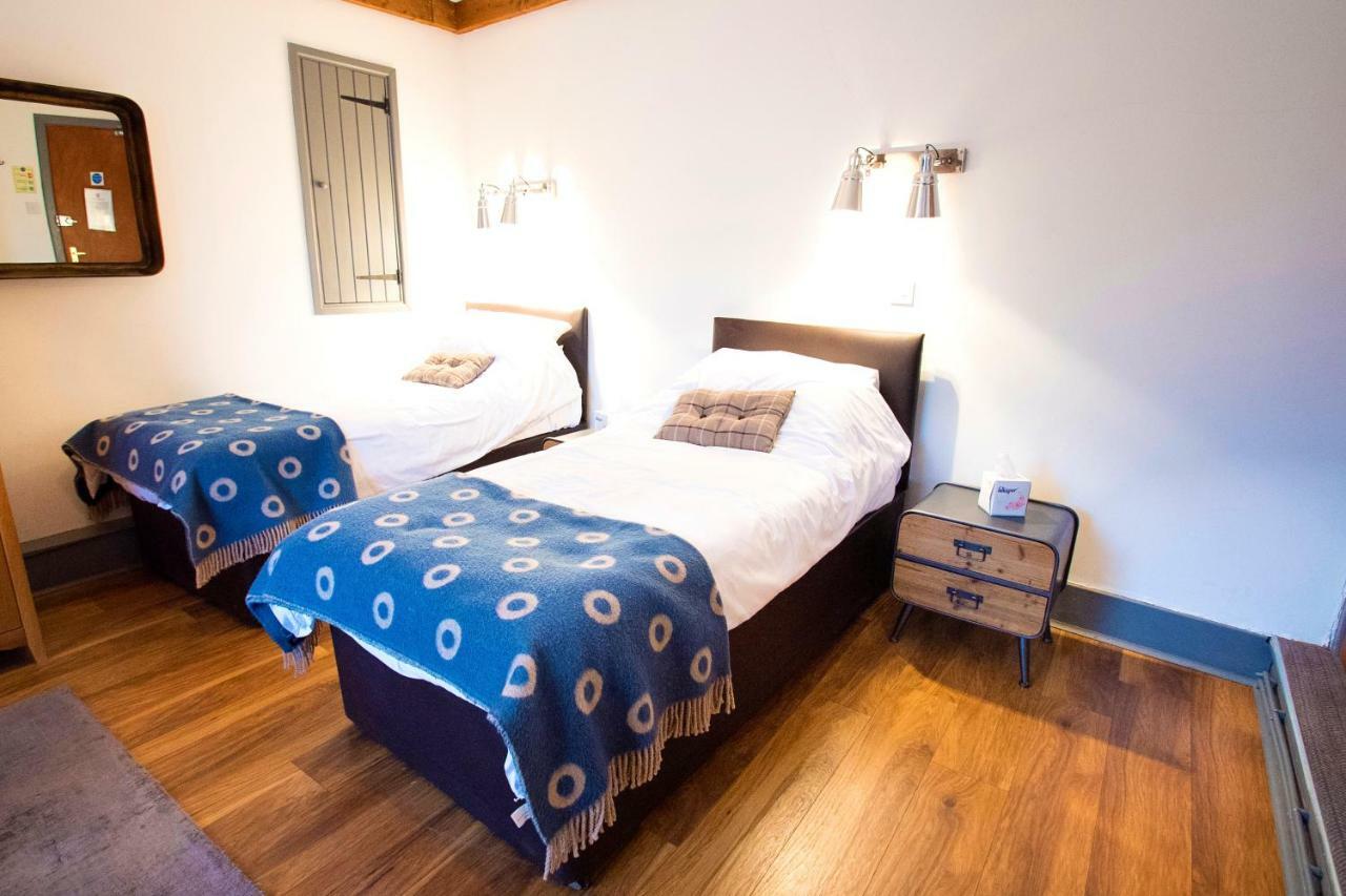 Nik The Greek Bed and Breakfast Burry Port Εξωτερικό φωτογραφία